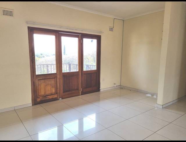 3 BEDROOM FREEHOLD RENTED IN PARK HILL
